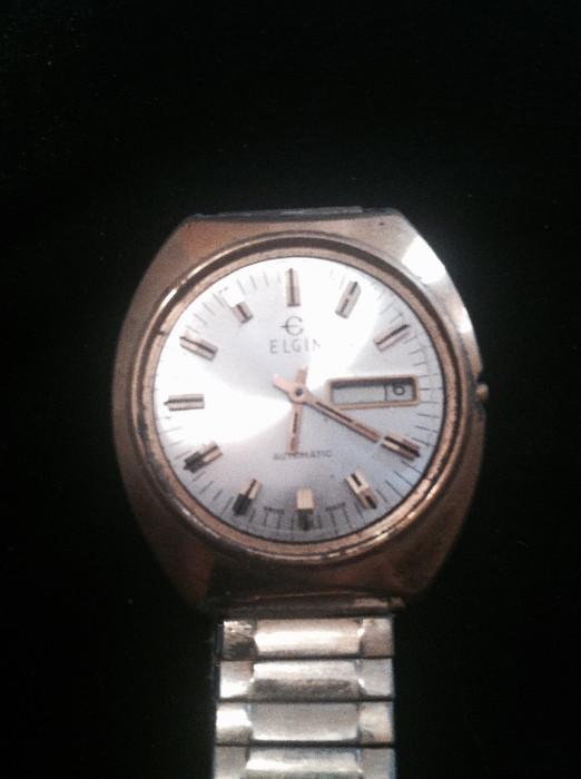 Men's Stainless Elgin watch. In need of restoration, but a cool mid-60s timepiece that could be inexpensively brought back to life!