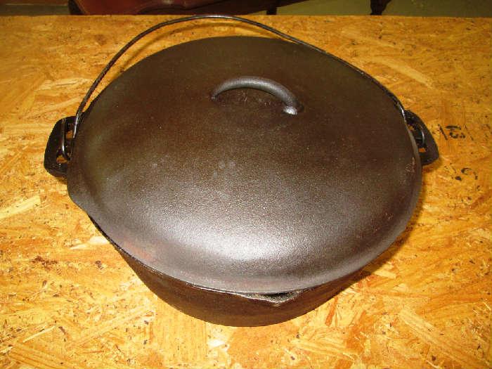 12 inch American Made Antique Kettle with lid 