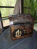 love this vintage tea container