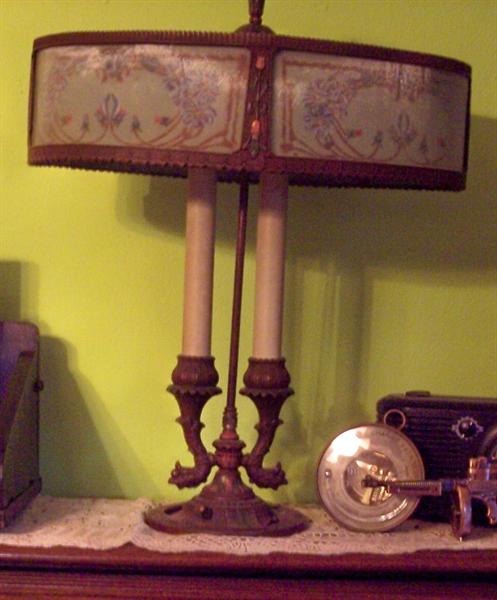 REMBRANDT REVERSE PAINT LAMP, ALL ORIGINAL -- WORKS FINE!