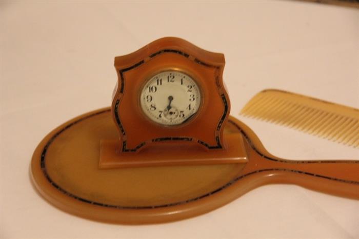 1930s Bakelite dresser set