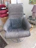 LEATHER CHAIR
