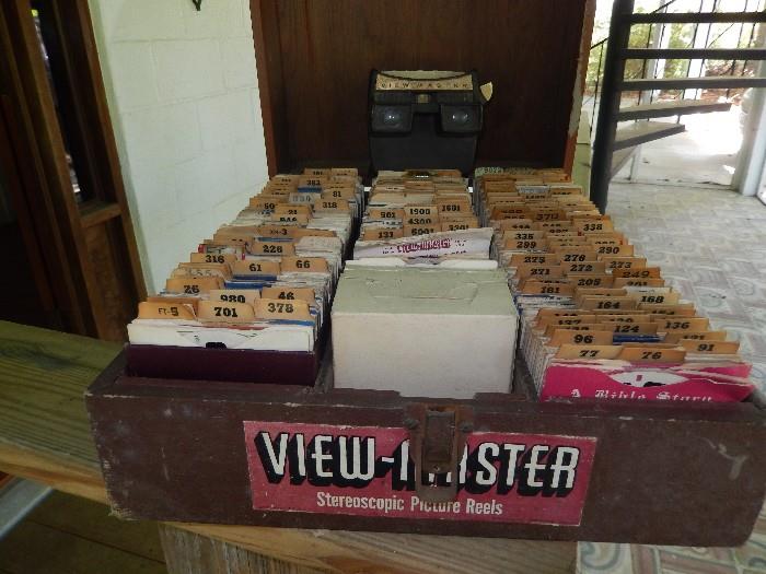 Set of Viewmaster disc and Sawyer Lighted Viewmaster