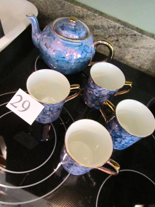 Herman Dodge Teapot and 4 mugs