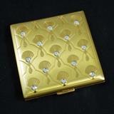 Lot of 21 Assorted Clip Earrings. Mix of Unmarked and Avon. Vintage Mele Jewelry box is included.
Condition:Very Good
Shipping: Yes
Size: Assorted