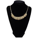 Amber Colored Rhinestones Set in A Goldtone Leaf Pattern Necklace
Condition: Very Good
Shipping: Yes
Size: 14"-16" Adjustable