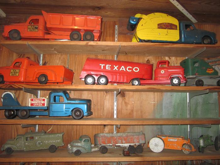 Vintage Metal Trucks: Line Mar, Hubley, Buddy L, Structo, Adams, And Tootsie Toy