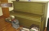 Upright piano