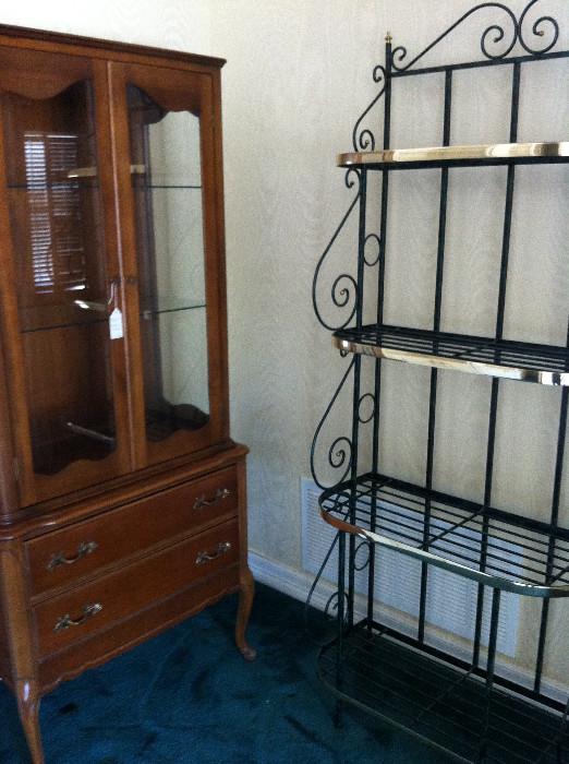                       display cabinet; baker's rack