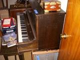 CHILDS PIANO