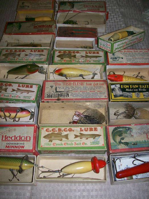 OLD WOOD FISHING LURES