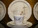 NORITAKE "MEMORABILIA" DINNERWARE PLACE SETTING  FOR 12