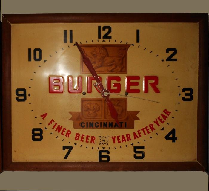 Working Vintage Metal and Wood Cincinnati Burger Beer Clock