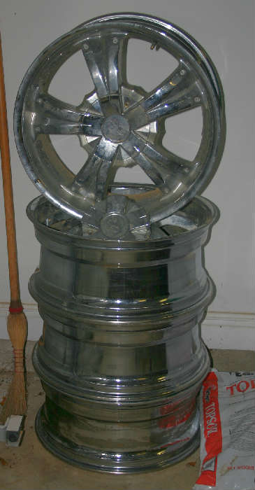 Set of 4 Chrome 20 inch rims that came off a Silverado Pickup.