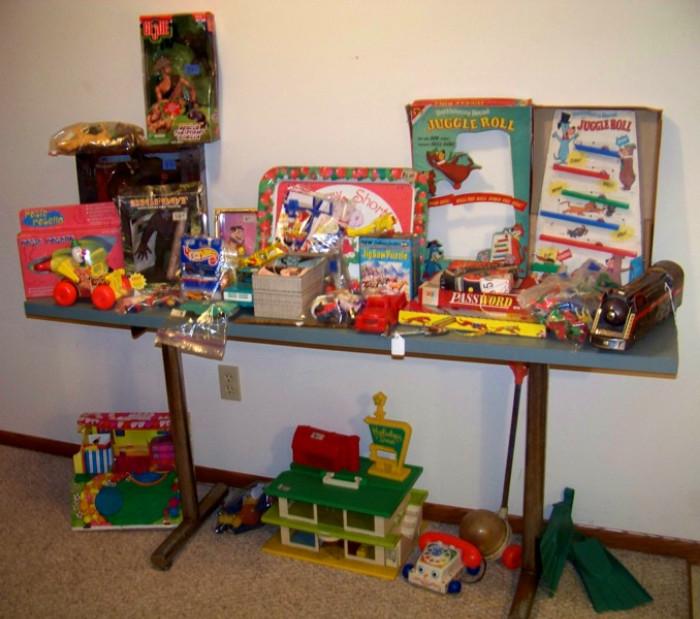 Train, Yogi Bear, Huckleberry Hound, King Kong, Strawberry Shortcake, Swimming Fins, Pull Toys, Holiday Inn