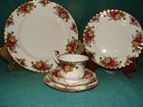 Old Country Rose - Royal Albert - There are 17 ( 5 place ) settings: each set includes: 10.5" Dinner, 8" Salad, 6.5" Bread, plus Cup & Saucer