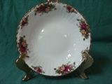 Royal Albert Old Country Roses 9 3/4" round vegetable serving bowl
