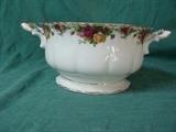Royal Albert Old Country Roses Double handled Soup Tureen with no lid 9 3/4" x 5 1/2" ( No Lid )