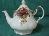 Royal Albert Old Country Roses Teapot with lid 8" x 10" ( there are two like this )