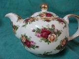 Royal Albert Old Country Roses Teapot with Lid also 5 3/4" x 9"