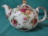 Royal Albert Old Country Roses Teapot with Lid 5 3/4" x 9"