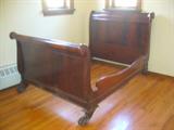 19TH CENTURY MAHOGANY SLEIGH-BED HARRY PAW ATTRIBUTED TO HORNER BROTHERS