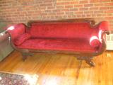 CIRCA 1820-30 MUSEUM QUALITY AMERICAN EMPIRE MAHOGANY SOFA WITH ORNATE CARVED PAW FEET - NEW UPHOLSTERING