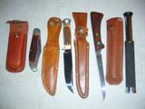 EXCELLENT COLLECTION OF HAND KNIFES WITH CASES.