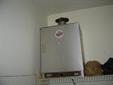 Turkey smoker, high-quality, ergonomic, and compact. Will cook any full sized turkey.