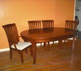 Dining Room Set- With Leaf 7-8ft Oval