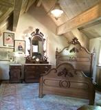 Gorgeous Victorian bedroom set