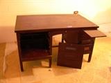 BS2 Vintage wood desk