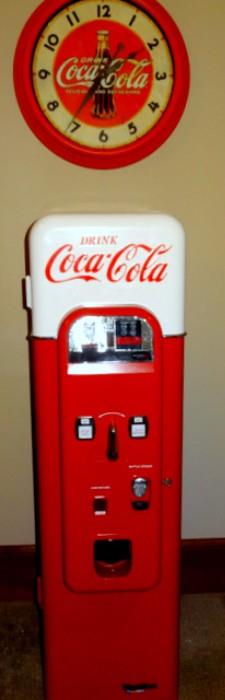 Wurlitzer W64 Vintage-Style Coke Machine