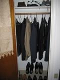 NEWER MEN'S SUITS SIZE 42 REGULAR
