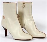 Lot#1351, LOUIS VUITTON KID LEATHER BOOTS, PAIR, MA0045,,Pair white boots. MA0045  Size 38 1/2. Size 8 US.