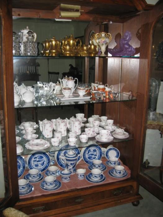 LOTS OF TEASETS
