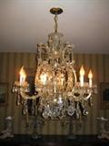 BEAUTIFUL CRYSTAL VENETIAN CHANDELIER