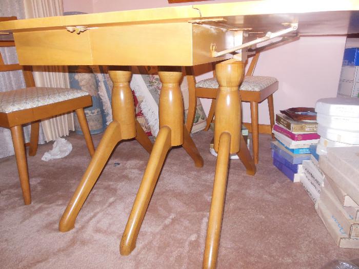 Amazing 3 Pedestal Mid Century Honey Color,Brickwede Brothers Dining Table