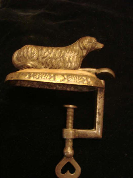 Lamb sewing bird