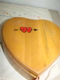 Very folky heart box