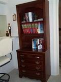 Broyhill bookcase/chest of drawers.  Matches bedroom set.