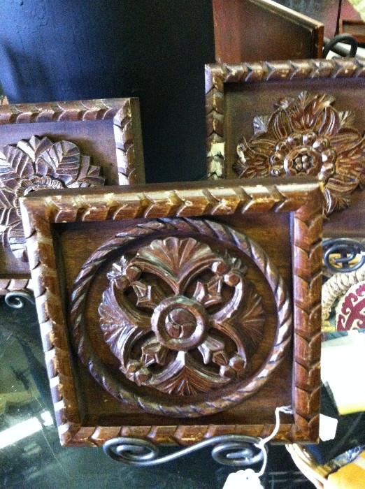                  wooden plaques; metal plaque holders