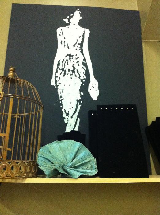          display pictures; bird cages; jewelry displays