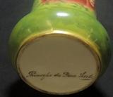 Vase view of portrait vase.