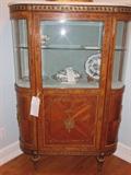 EXCEPTIONAL FINE FRENCH VITRINE WITH ORMOLU