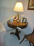 MAITLAND SMITH DRUM TABLE WITH CLAW FEET AND LEATHER TOP