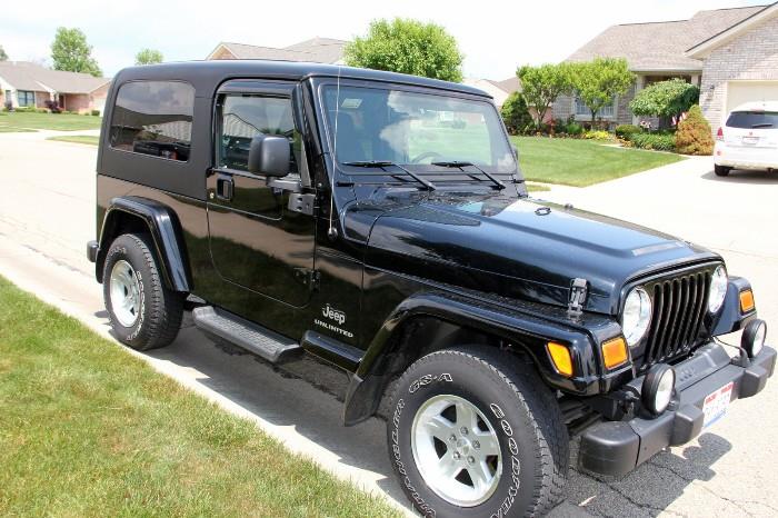 2005 Jeep Wrangler Unlimited - 30,600 miles!!