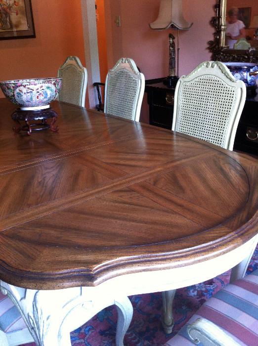                       lovely dining table/8 chairs