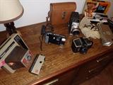 Camera's  Vintage Kodak, Ansco, Bell & Howell, Kodak Pleaser