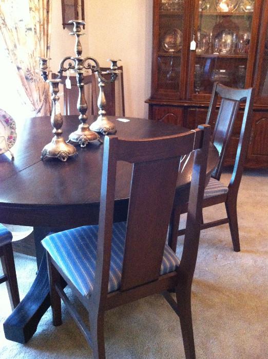                  round antique table with 4 chairs